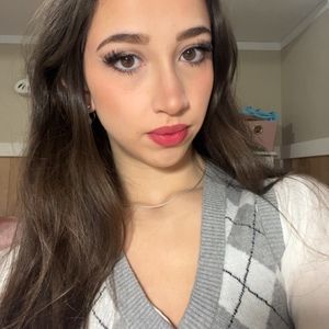 Meet your Posher, Julia.maria03